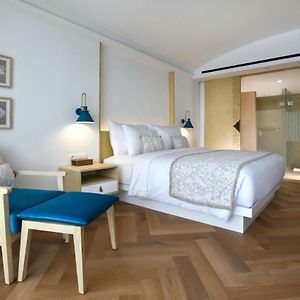 Deluxe King Room Ocean View